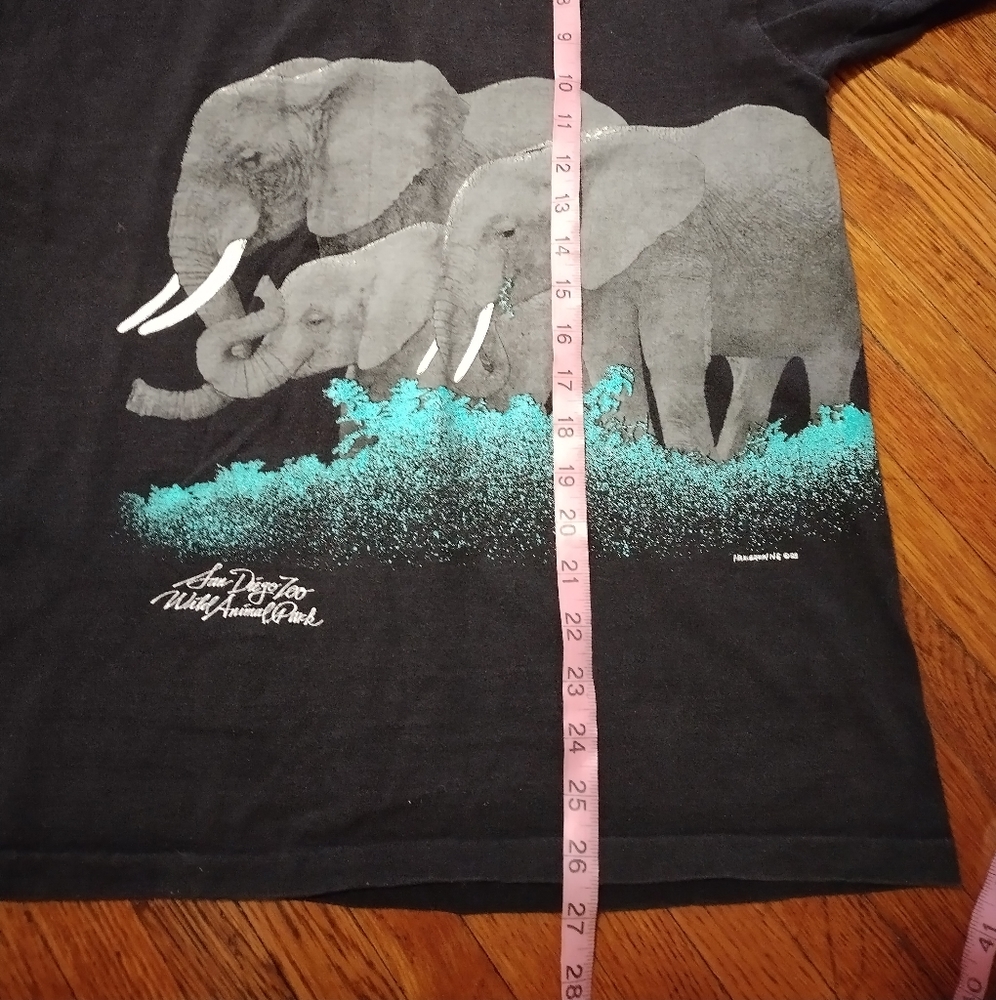 Vintage 1988 Harlequin Elephant single stitch shirt Women's Large - Picture 9 of 10